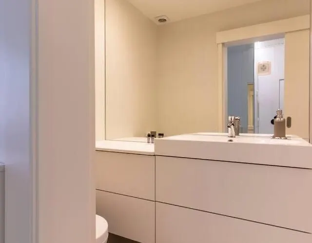 Charming And Well-located In Chiado